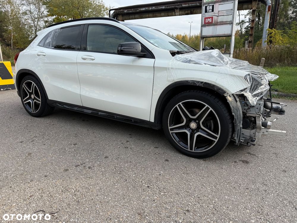 Mercedes-Benz GLA 220 CDI 4Matic 7G-DCT AMG Line - 9