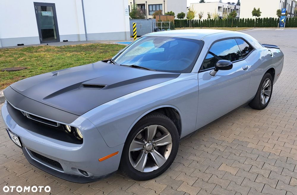 Dodge Challenger - 2