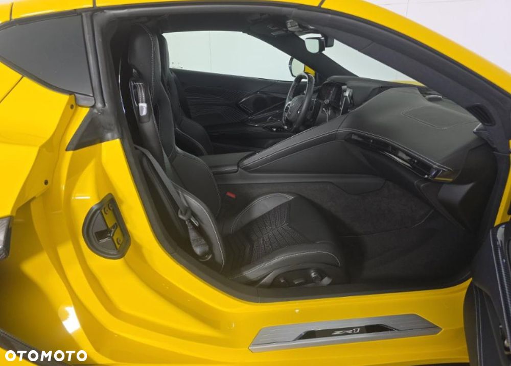 Chevrolet Corvette - 8