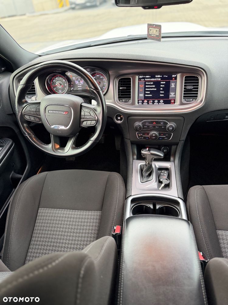 Dodge Charger 5.7 R/T - 25