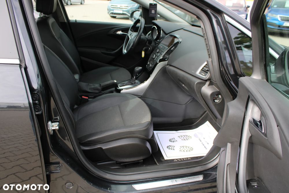 Opel Astra 2.0 CDTI Cosmo - 28