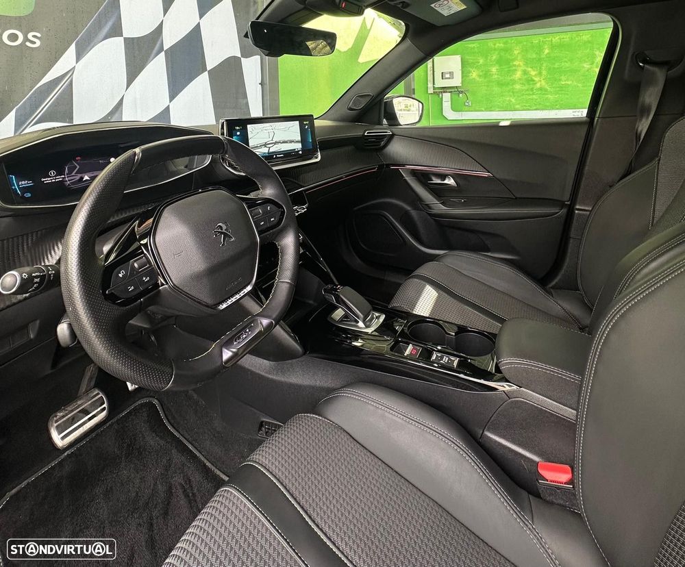 Peugeot e-2008 50 kWh GT - 25