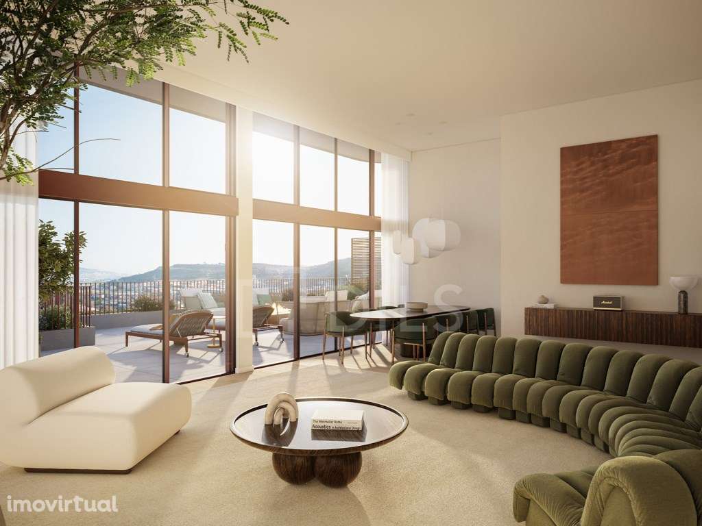 Apartamento T4 com varanda e terraço em Santo António dos Cavaleiros - Grande imagem: 2/63