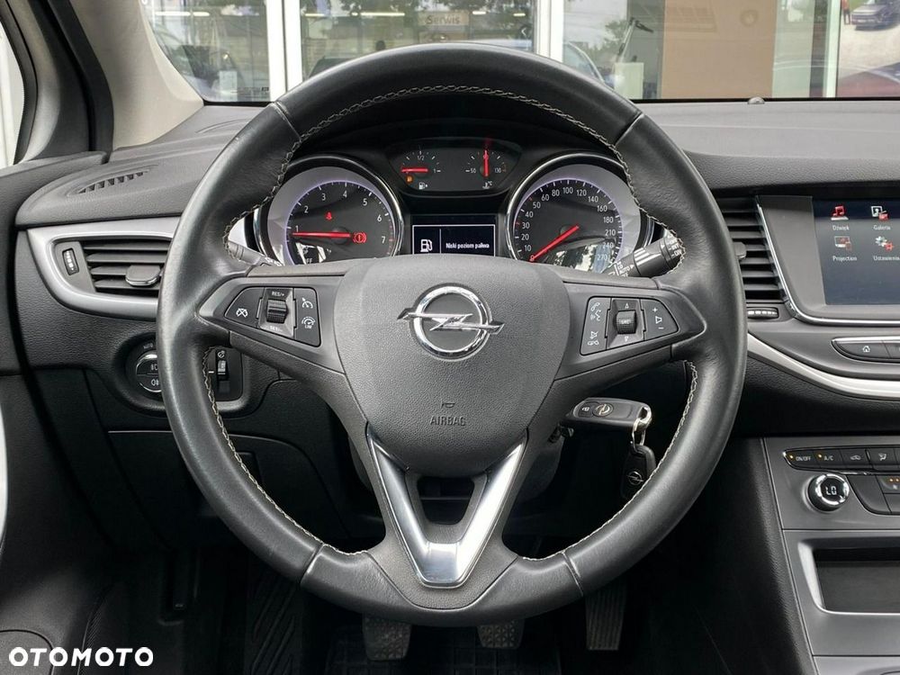Opel Astra 1.4 T Enjoy S&S - 11