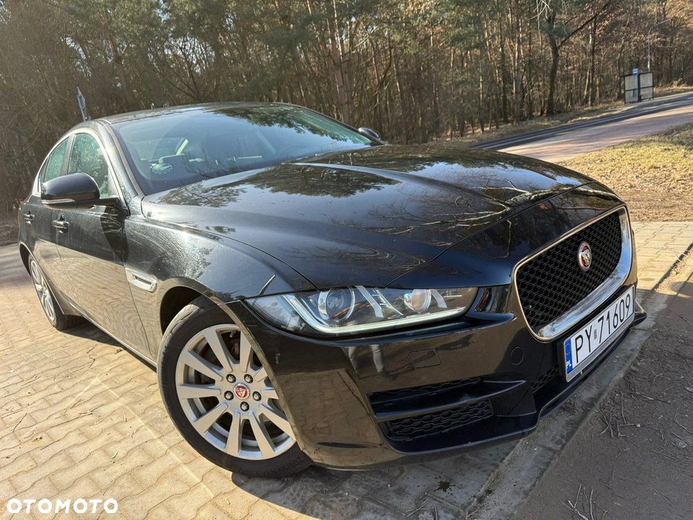 Jaguar XE - 1