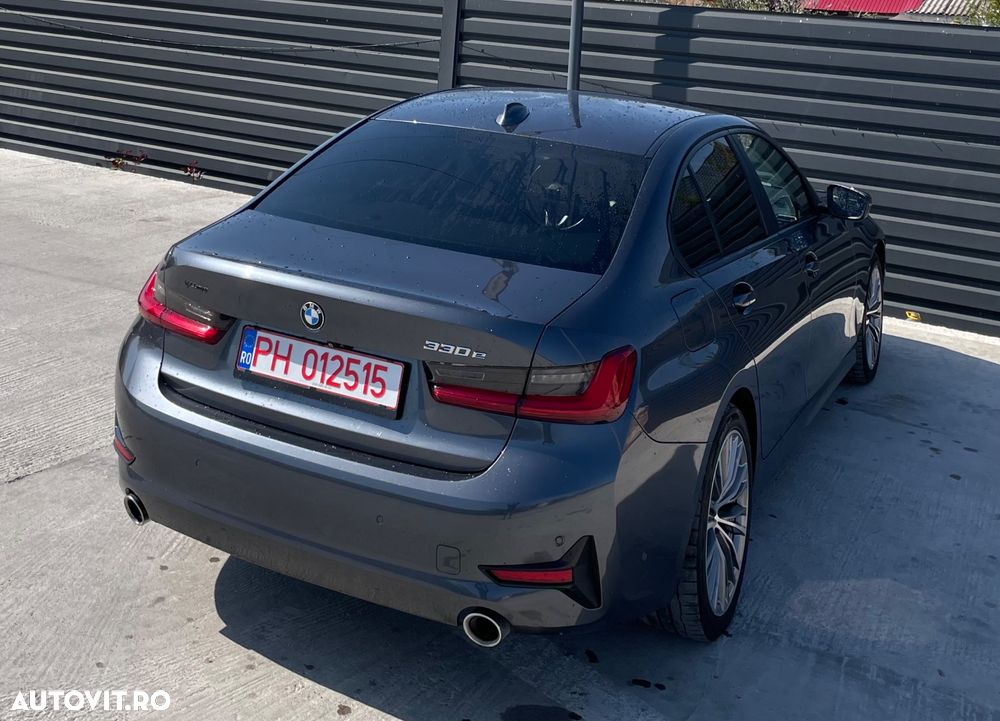 BMW Seria 3 330e Aut. Luxury Line - 7