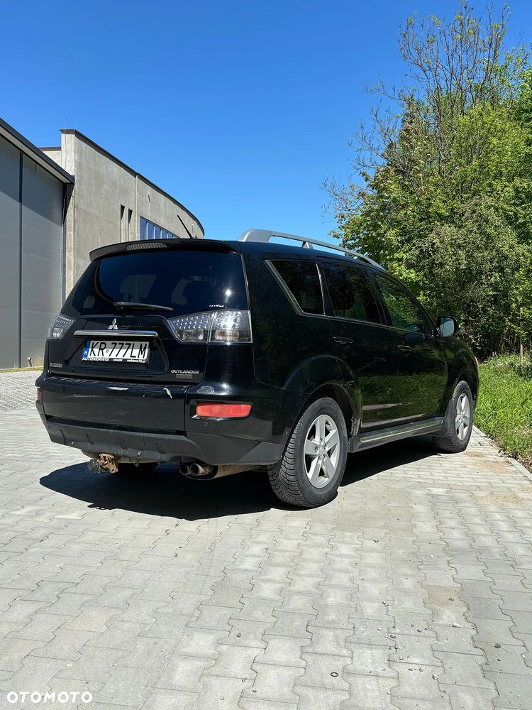Mitsubishi Outlander 2.0 DID Intense + - 3