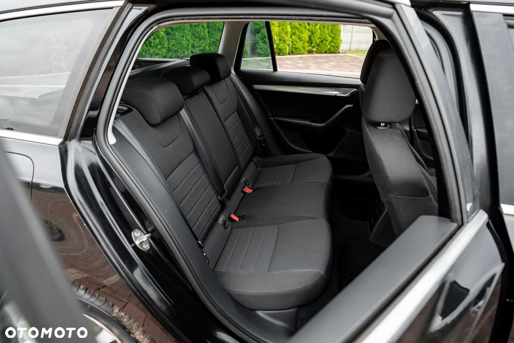 Skoda Octavia 2.0 TDI 4x4 Style DSG - 29