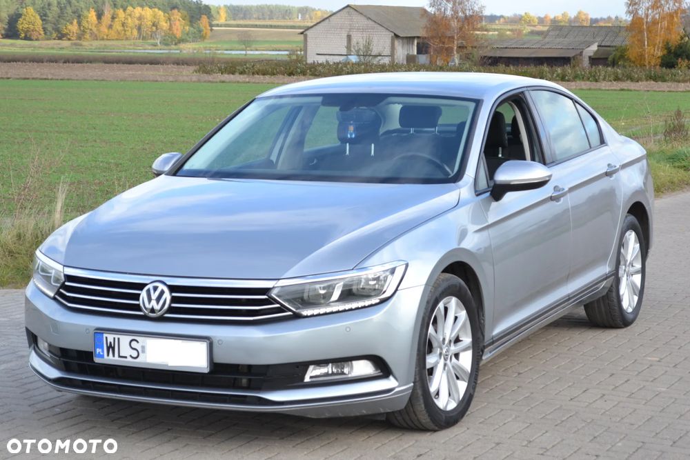 Volkswagen Passat 2.0 TDI SCR Comfortline - 12