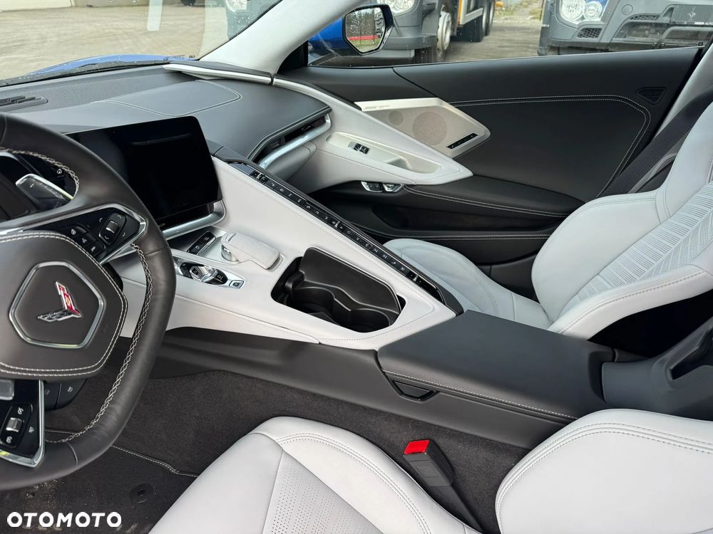 Chevrolet Corvette - 13