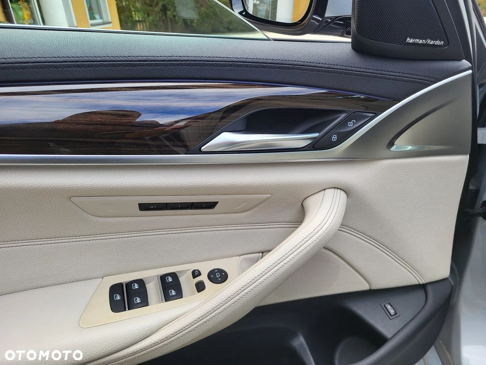 BMW Seria 5 540i xDrive Luxury Line - 12