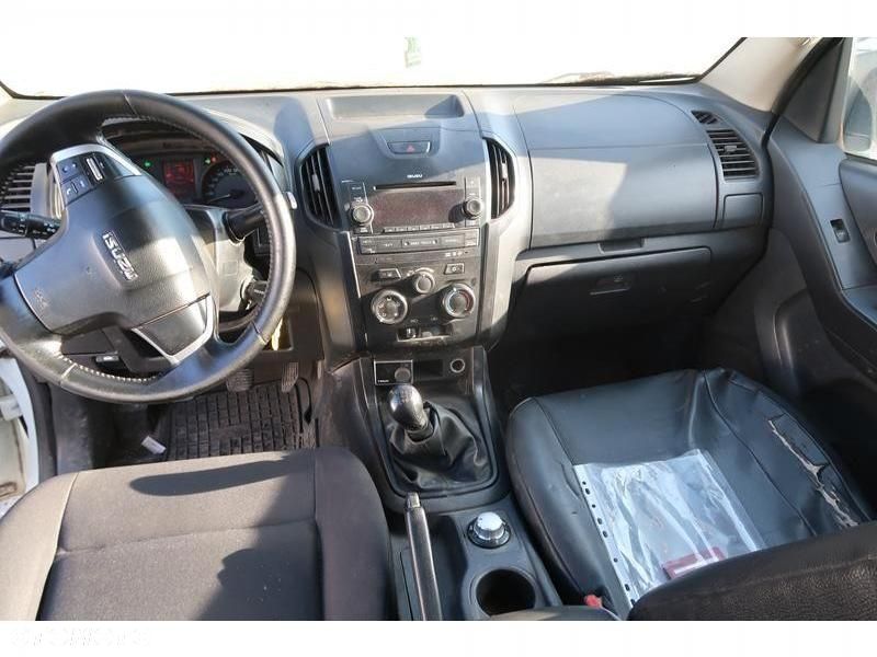 Isuzu D-Max - 32