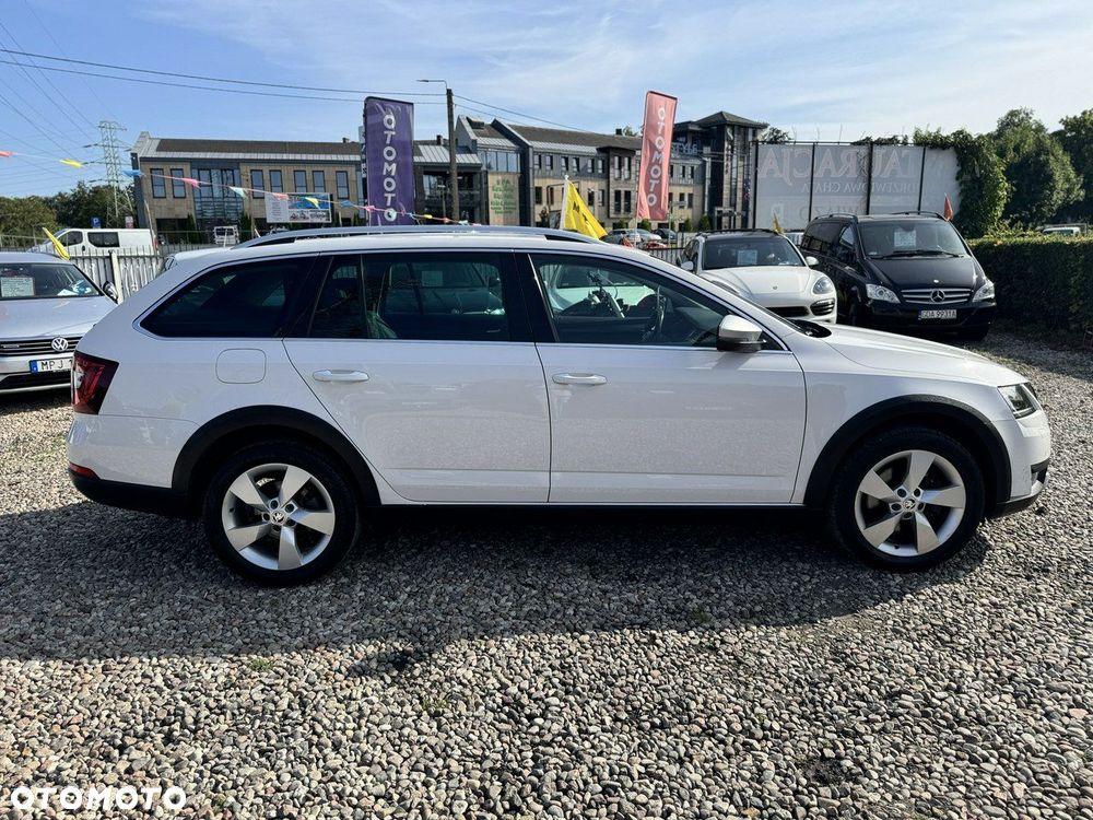 Skoda Octavia Combi 2.0 TDI 4x4 DSG Scout - 7