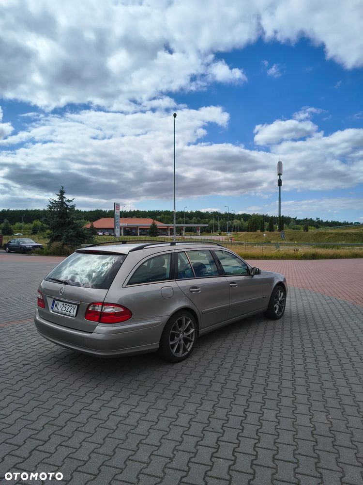Mercedes-Benz Klasa E 200 Kompressor T Classic - 4