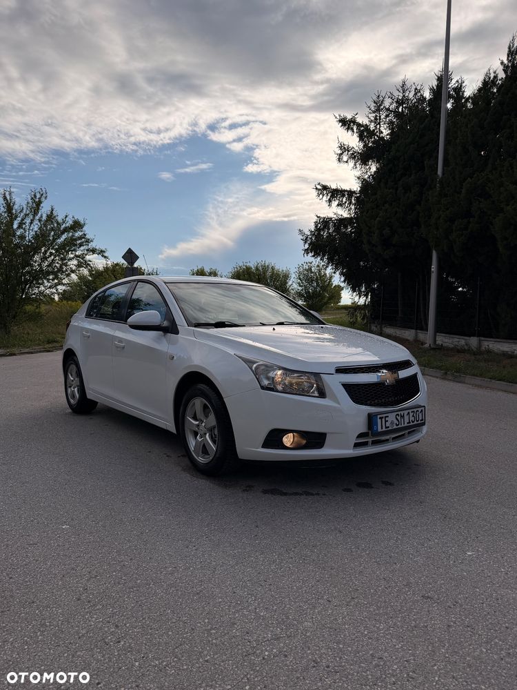 Chevrolet Cruze 1.6 LS - 15