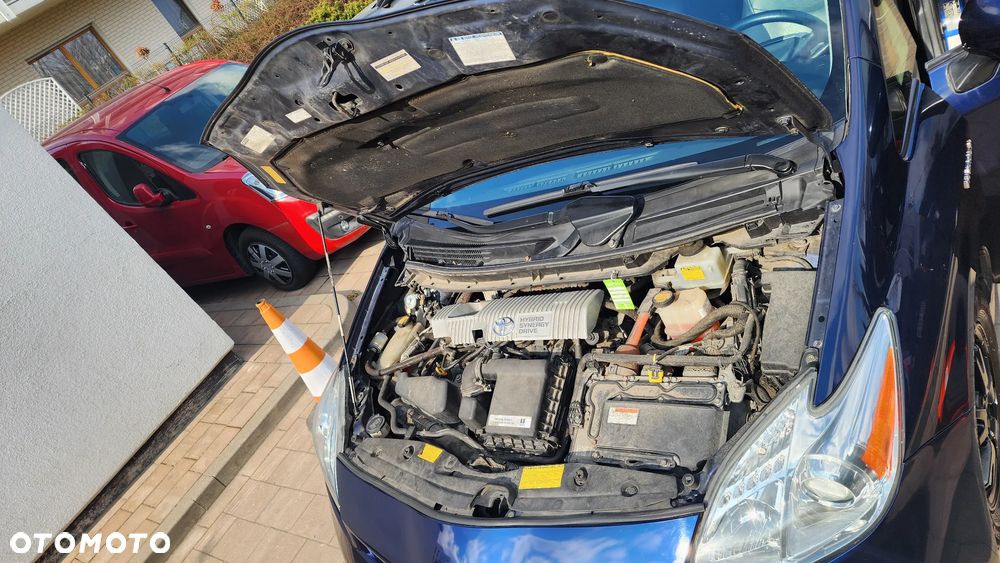 Toyota Prius (Hybrid) - 14