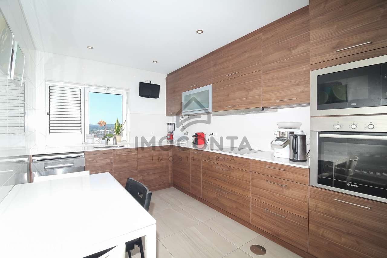 T2 com Excelentes Áreas | Lugar de Garagem | Campanhã | Porto - Grande imagem: 2/17
