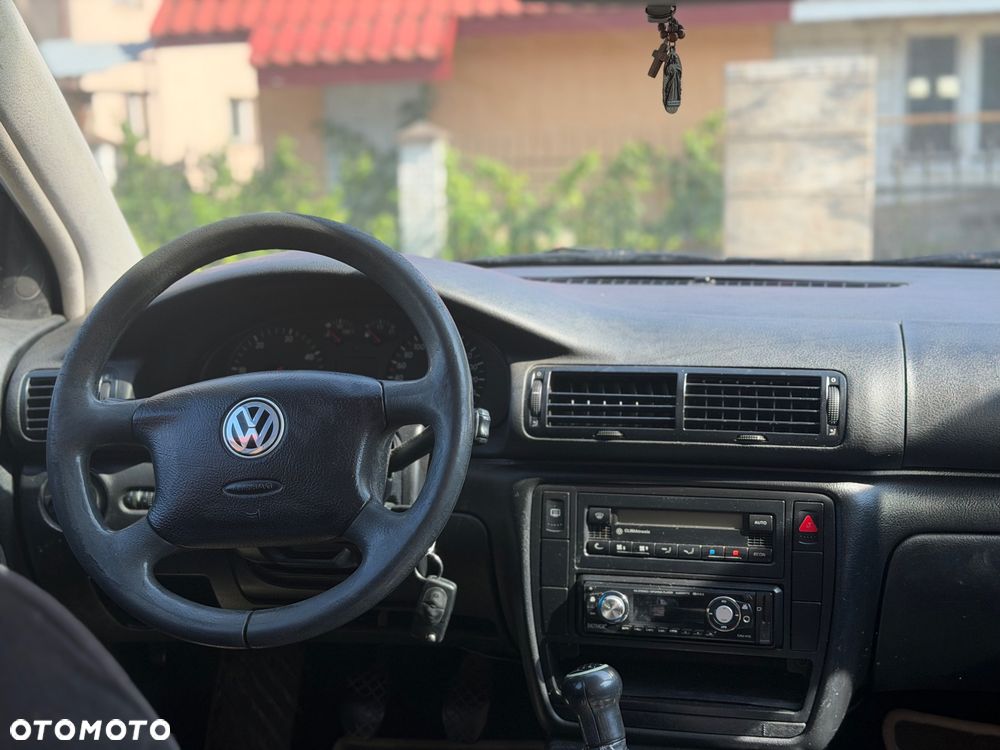 Volkswagen Passat 1.9 TDI CL - 18