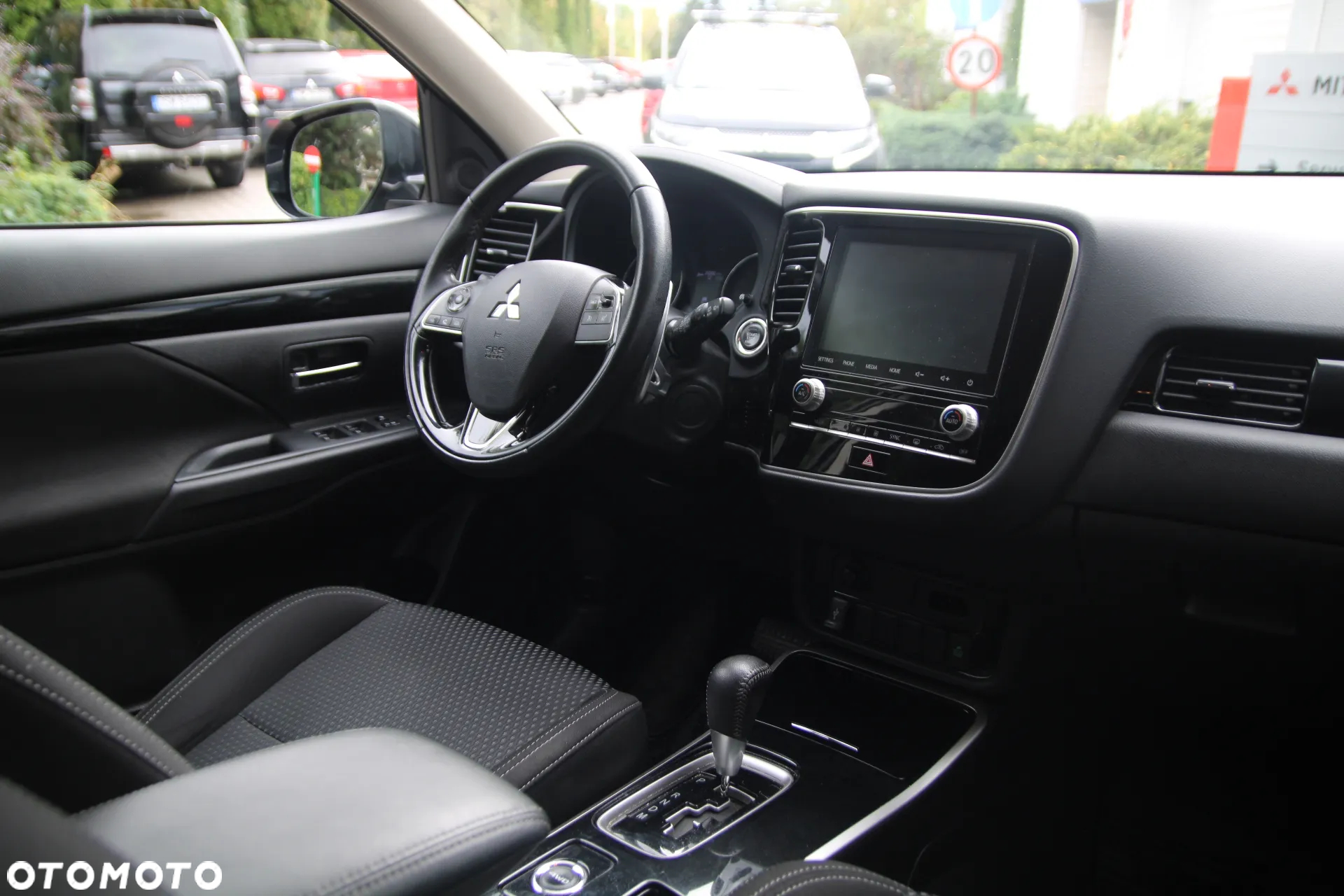 Mitsubishi Outlander 2.0 Intense + 4WD CVT - 10