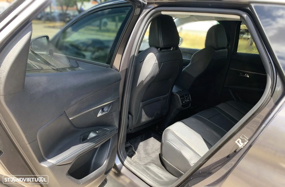 Peugeot 3008 1.6 Hybrid Allure Pack e-EAT8 - 3