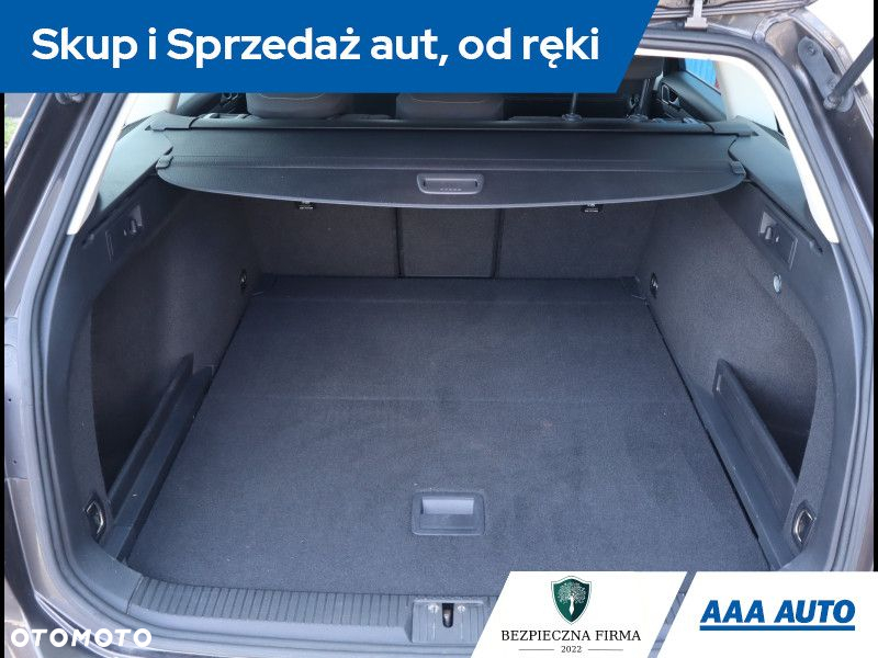 Volkswagen Passat - 14