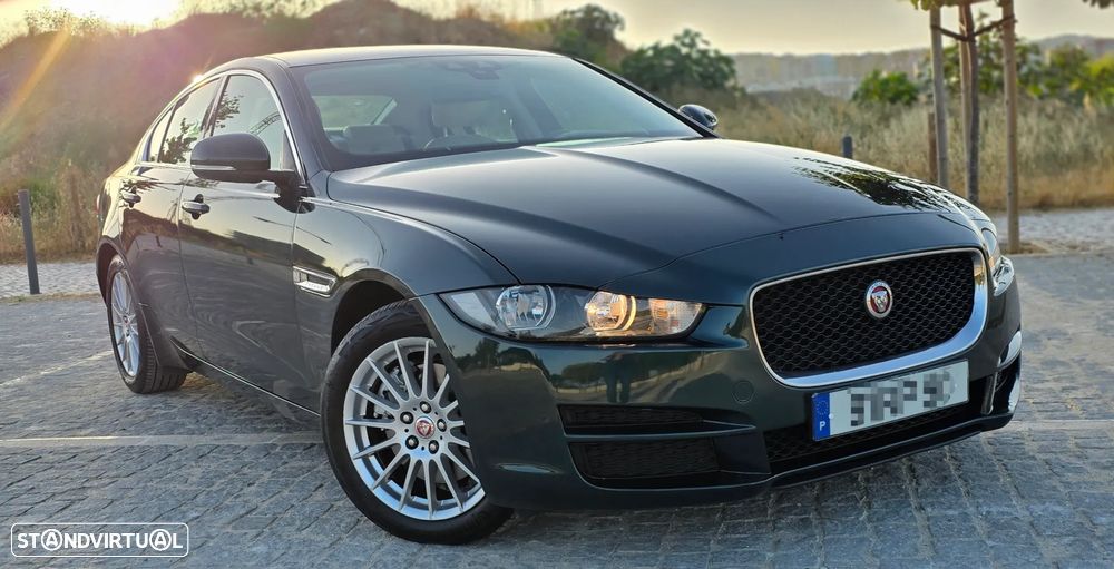 Jaguar XE 2.0 D Portfolio Aut. - 8