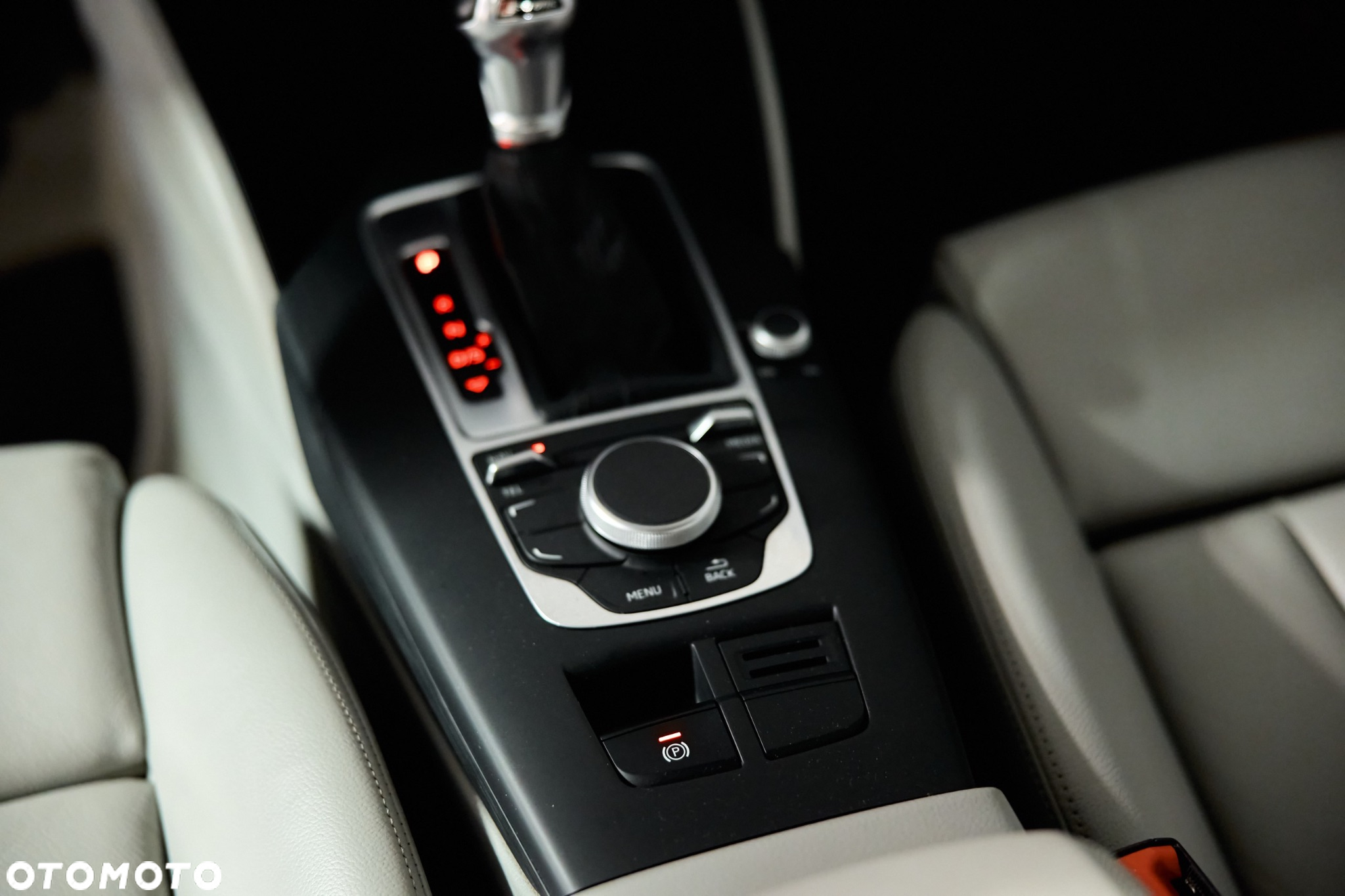 Audi A3 1.6 TDI clean diesel Ambition S tronic - 21