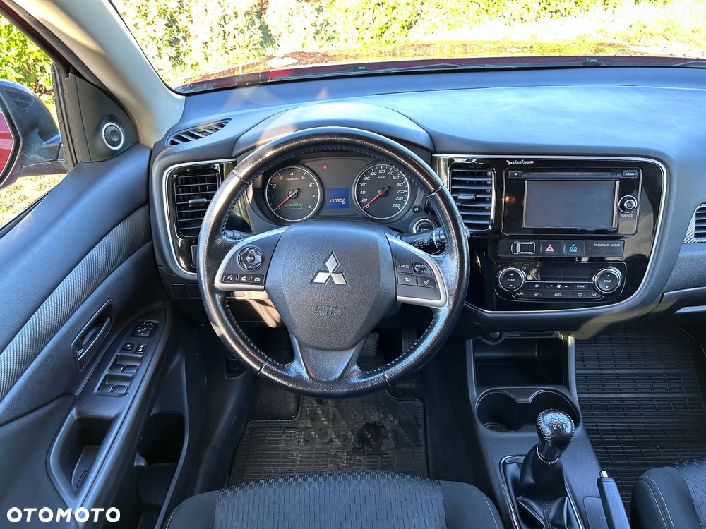 Mitsubishi Outlander - 14