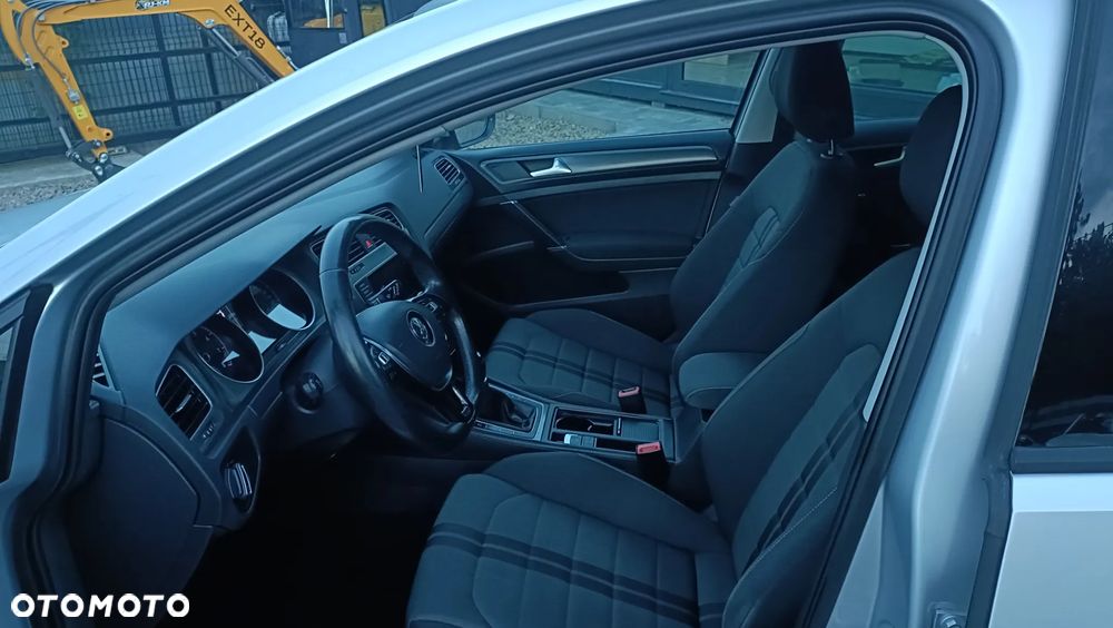 Volkswagen Golf - 7