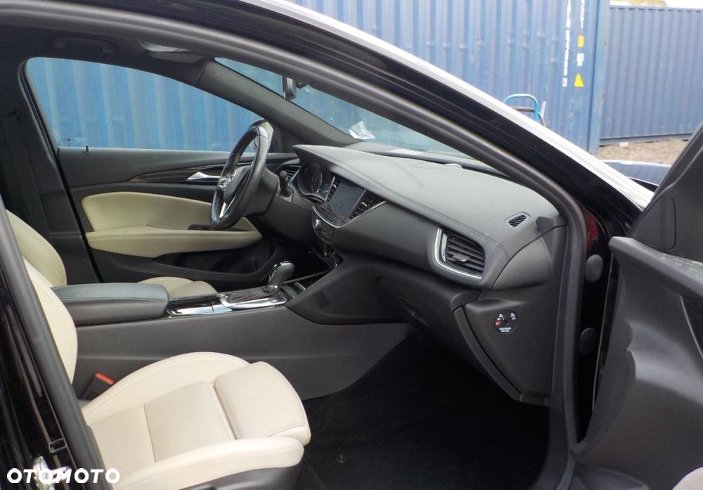 Opel Insignia - 19