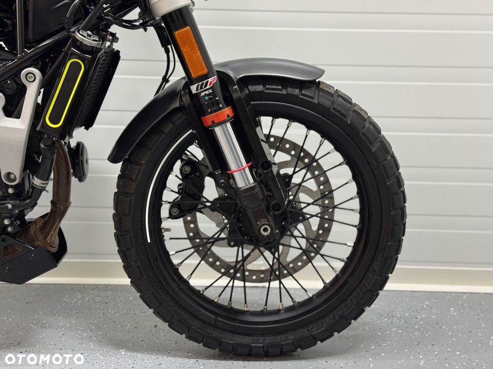 Husqvarna Svartpilen - 12