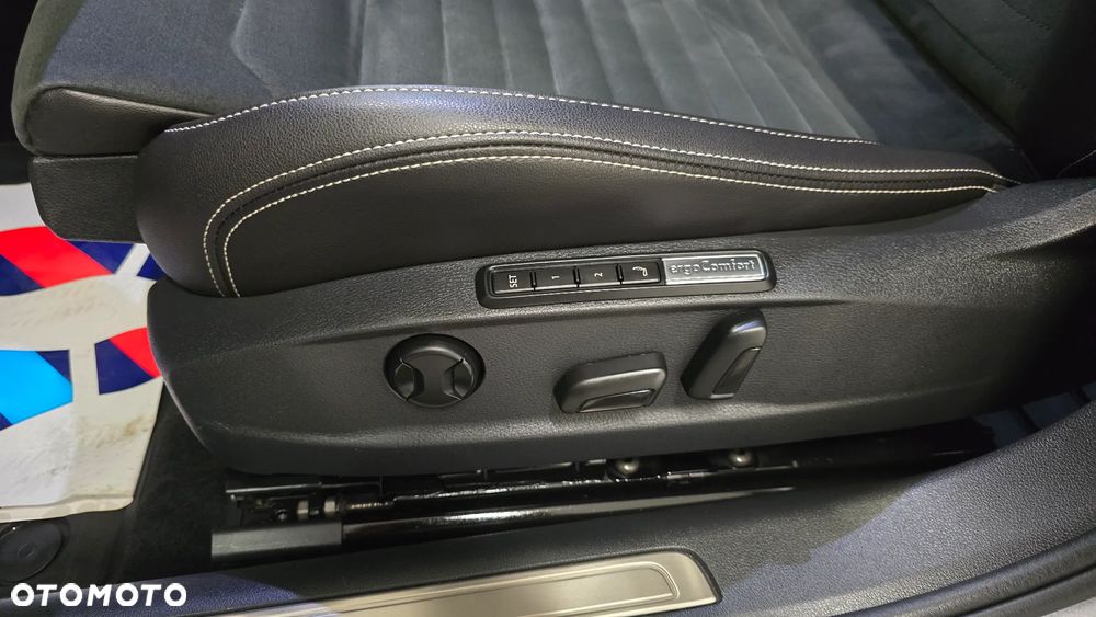 Volkswagen Passat - 14