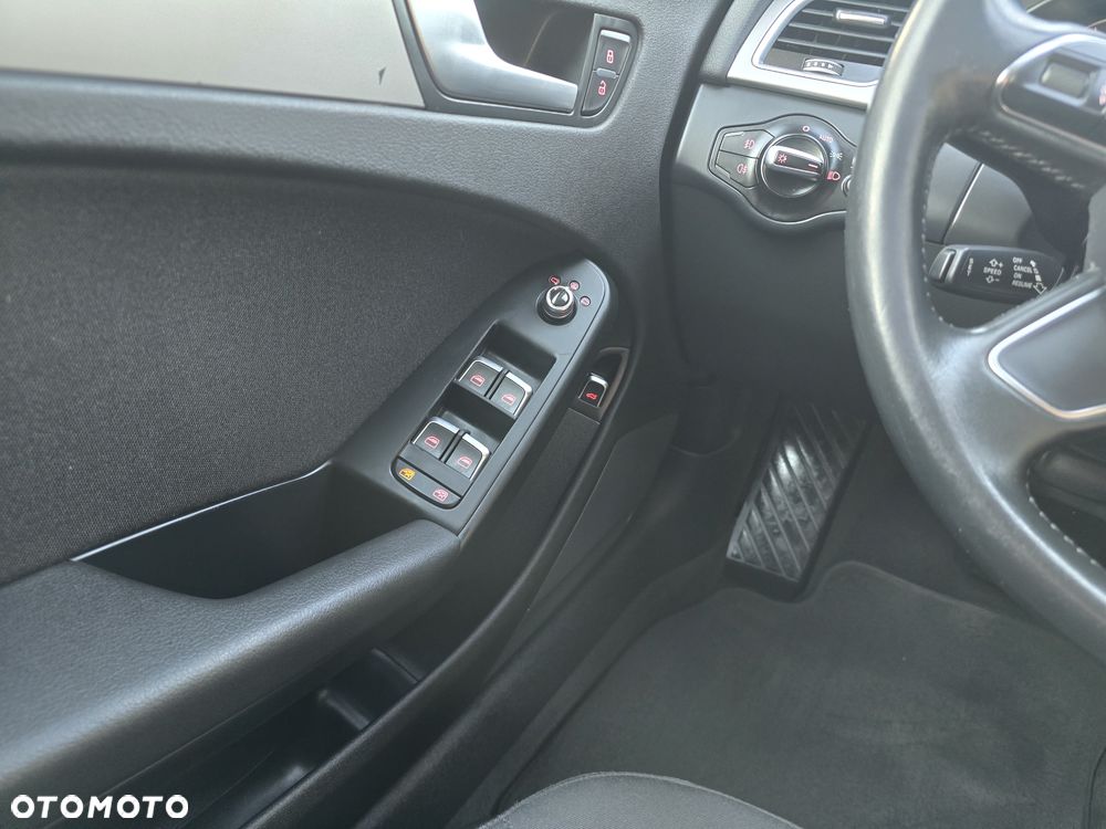 Audi A4 Avant 2.0 TDI DPF quattro S tronic S line Sportpaket - 30