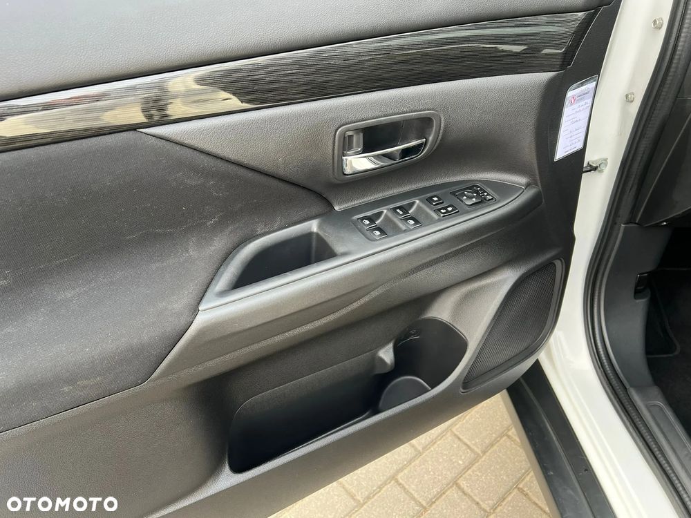 Mitsubishi Outlander 2.0 2WD CVT Diamant Edition+ - 21