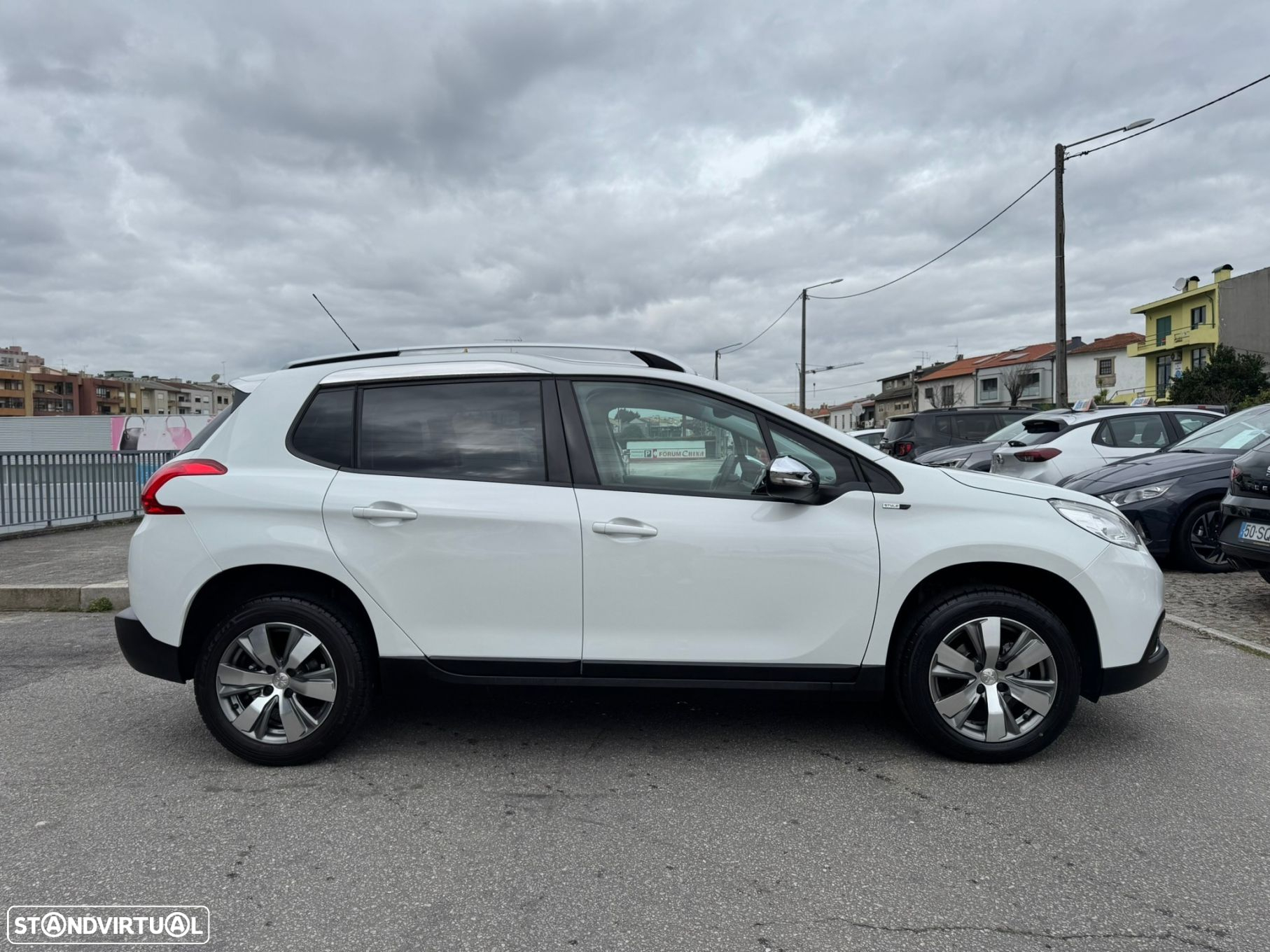 Peugeot 2008 1.2 PureTech Style - 5