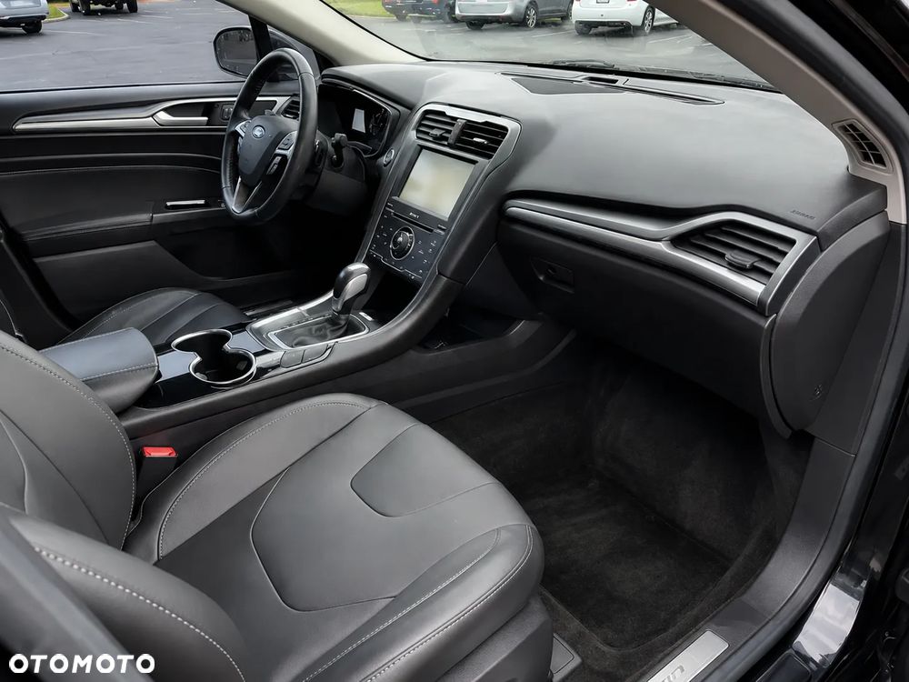Ford Fusion - 9