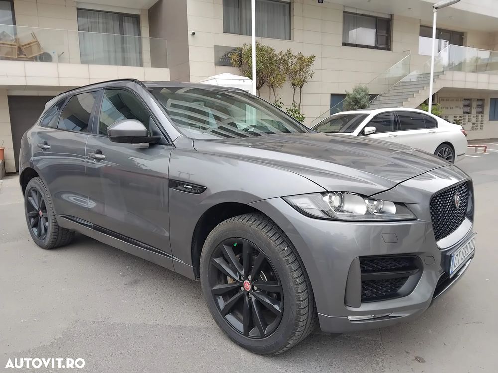 Jaguar F-Pace - 8