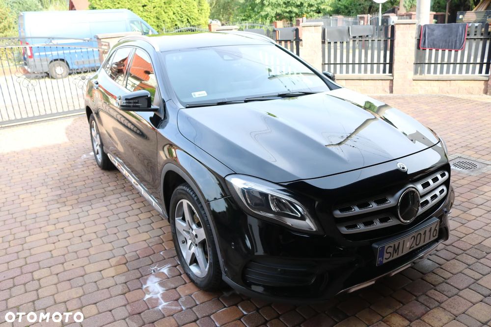 Mercedes-Benz GLA 200 d 4Matic 7G-DCT AMG Line - 3