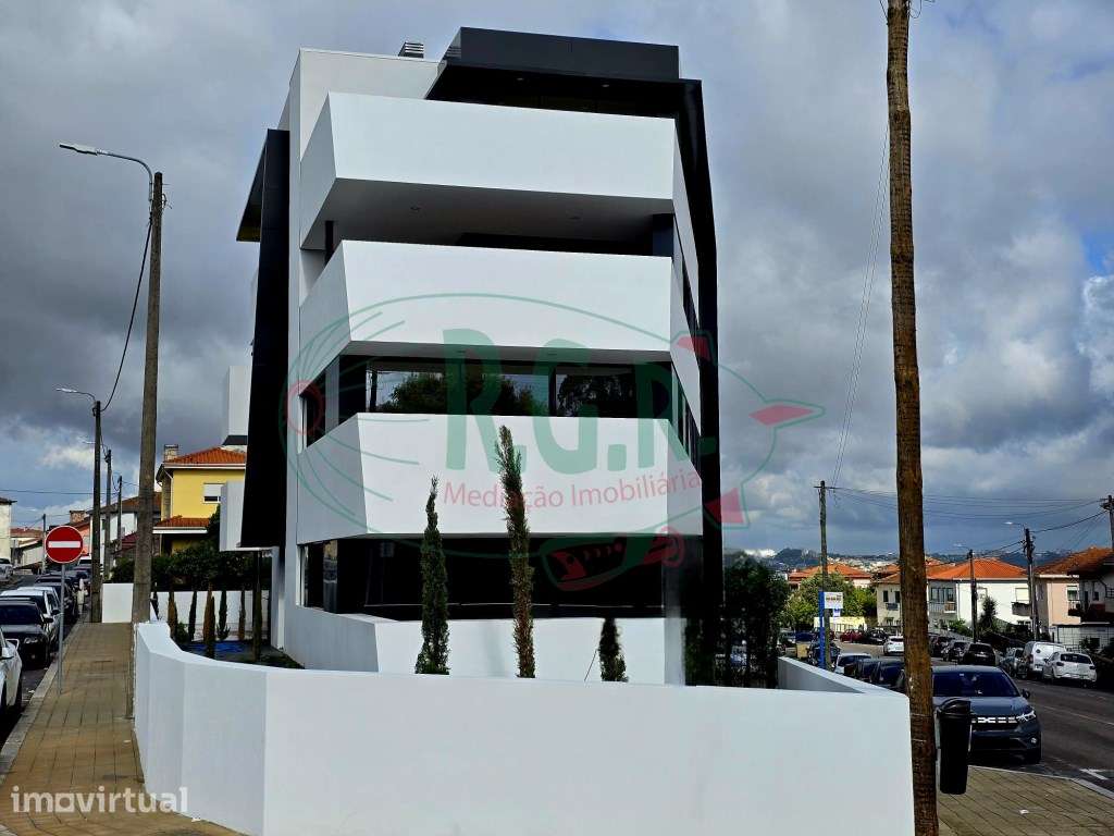 T4 Único no Piso | Terraço (48.40m2) | Box 2 Carros e Arrumos | SÃO... - Grande imagem: 2/28