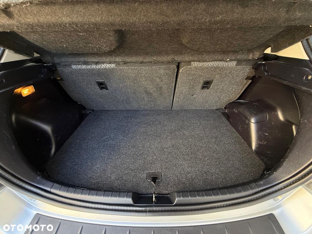 Toyota Yaris 1.33 Prestige - 8