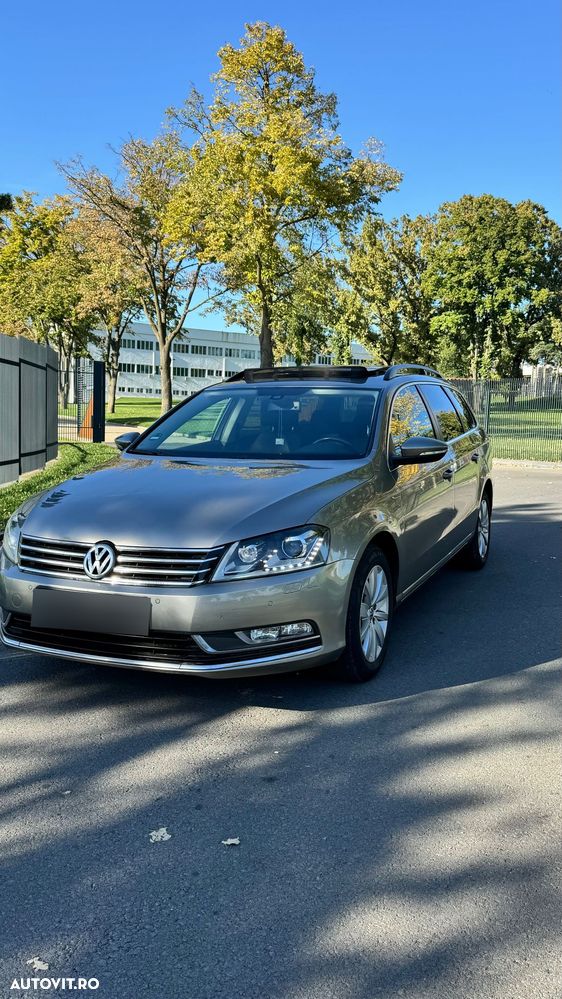 Volkswagen Passat - 1