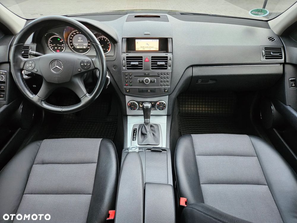 Mercedes-Benz Klasa C 180 T CGI Automatik BlueEFFICIENCY Avantgarde - 21