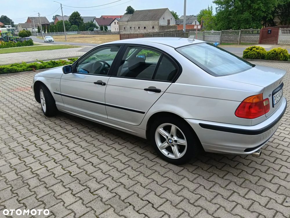 BMW Seria 3 1999 photo 3