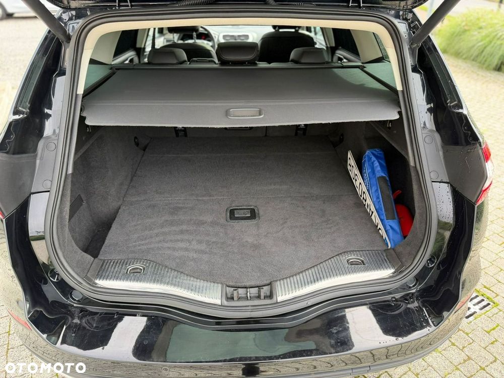 Ford Mondeo - 38
