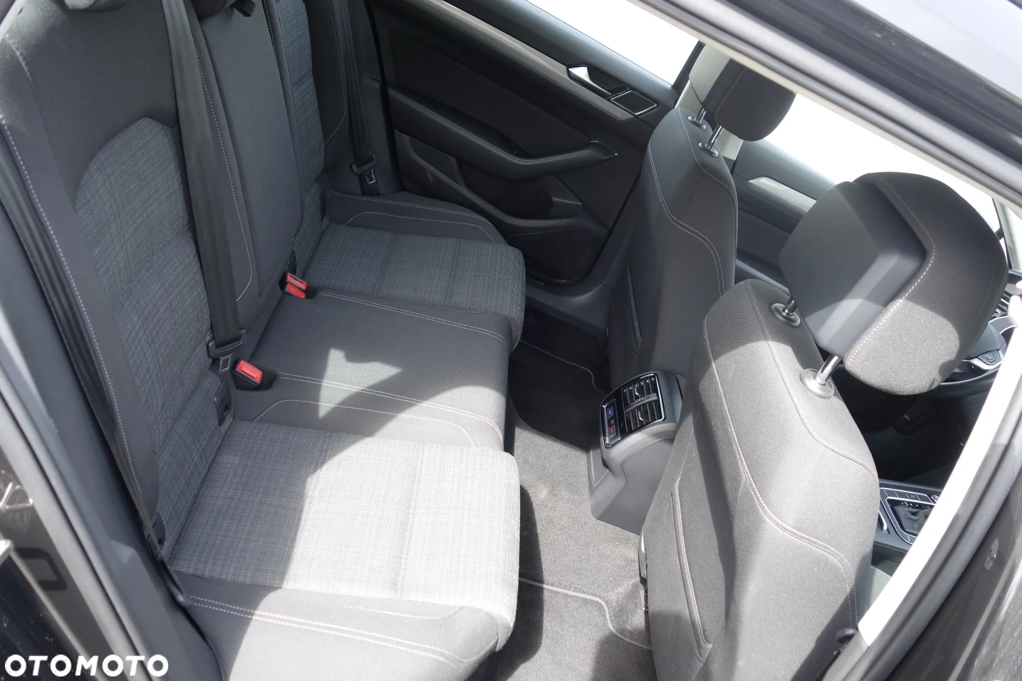 Volkswagen Passat 2.0 TDI EVO Business DSG - 9