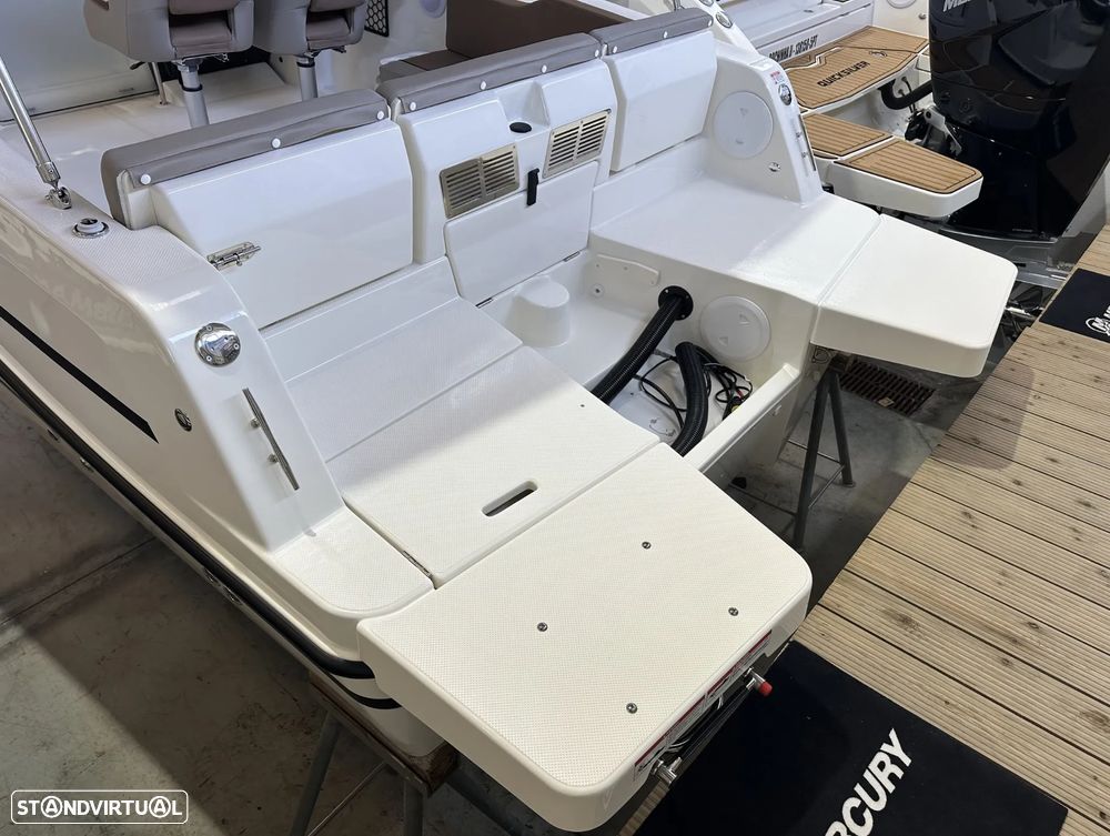 Quicksilver Activ 755 Sundeck - 32