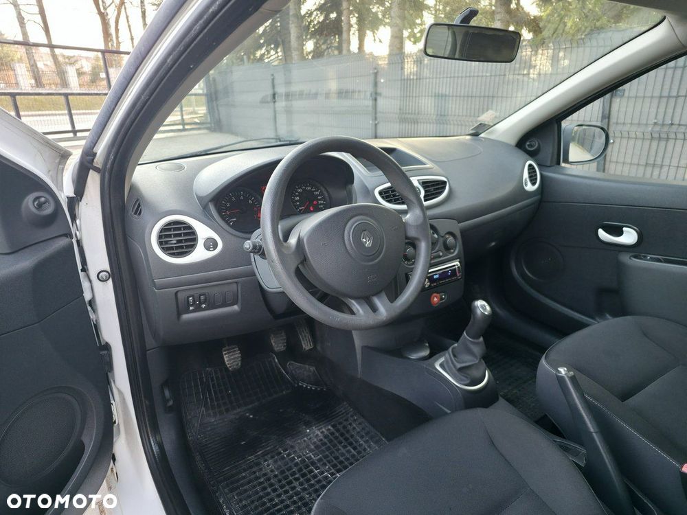 Renault Clio - 6
