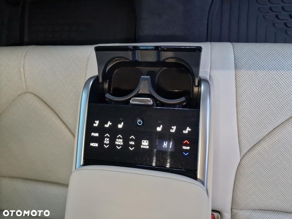 Toyota Camry 2.5 Hybrid Executive CVT - 18