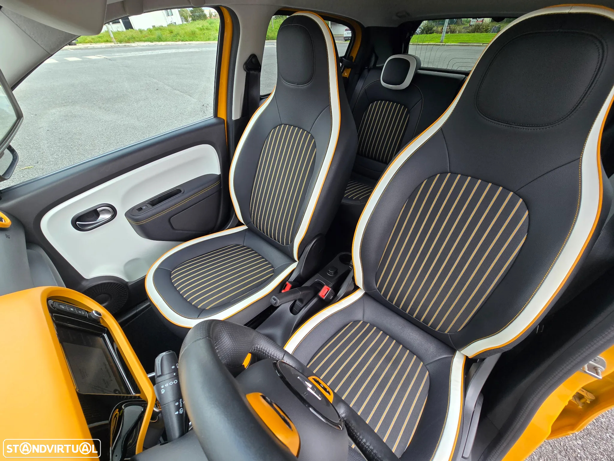 Renault Twingo Z.E. 22 Intens - 9