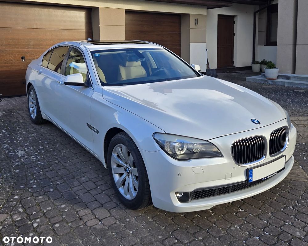 BMW Seria 7 740i - 1